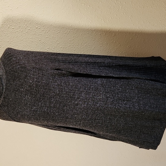 Hayden Turtle Neck Gray Cape - Picture 5 of 7